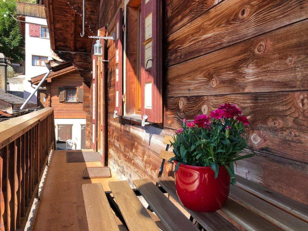 Appartement "Le Ver Luisant" A Saint-Martin, Val D'Herens, Valais Bagian luar foto
