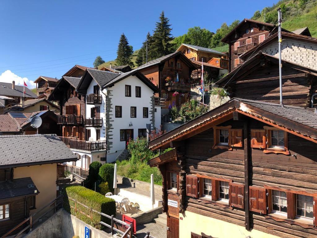 Appartement "Le Ver Luisant" A Saint-Martin, Val D'Herens, Valais Bagian luar foto